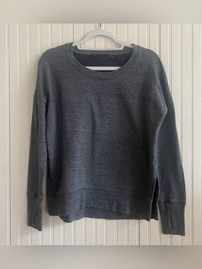 Athleta Grey Crewneck Sweatshirt Pullover Thumbholes Size M